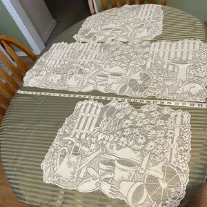 Vintage-Inspired White  Lace Table Runner Set - Home Dining